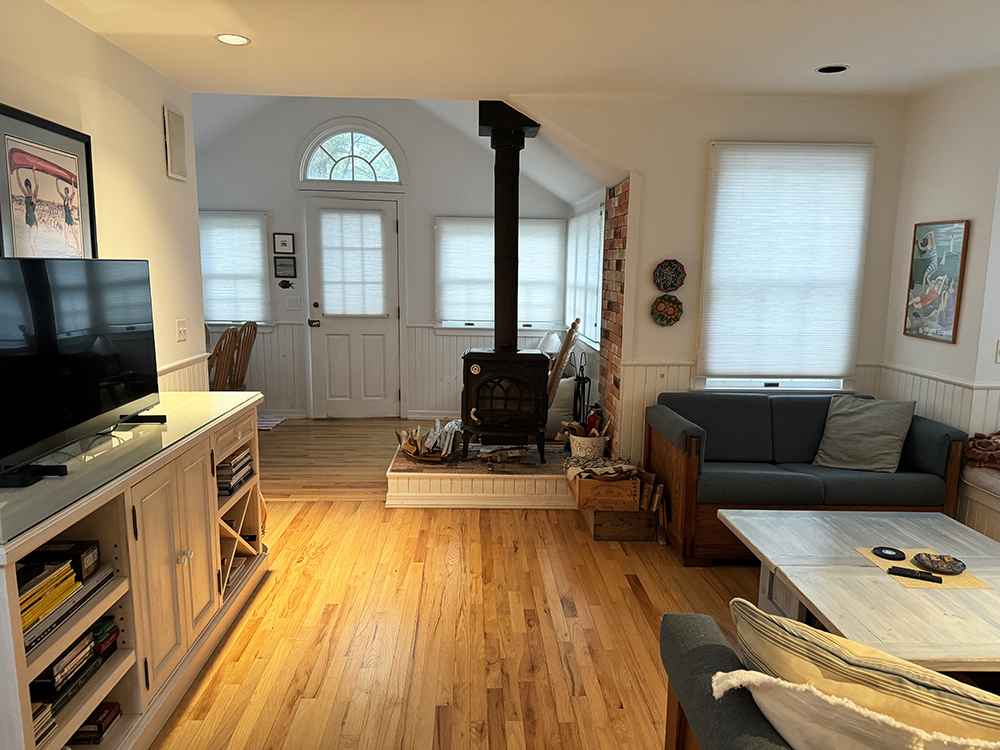 Lovely Fair Harbor Cottage Rental in Fair Harbor Barrier Beach