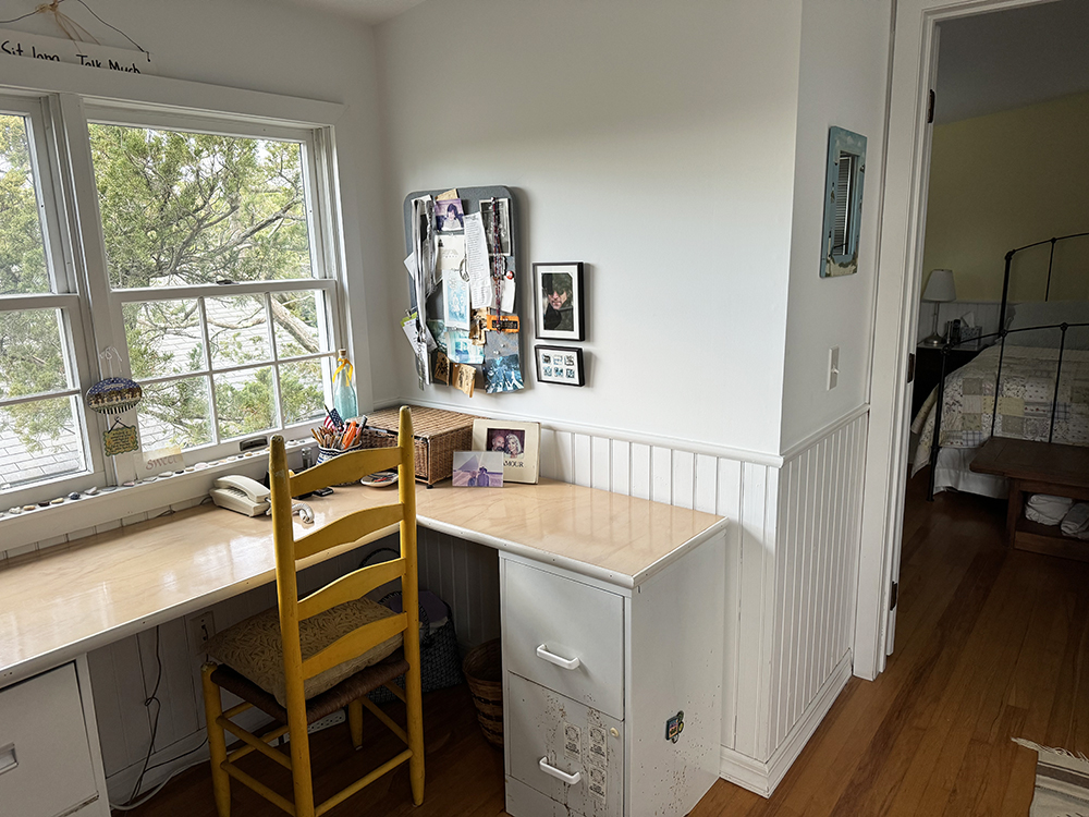 Lovely Fair Harbor Cottage Rental in Fair Harbor Barrier Beach