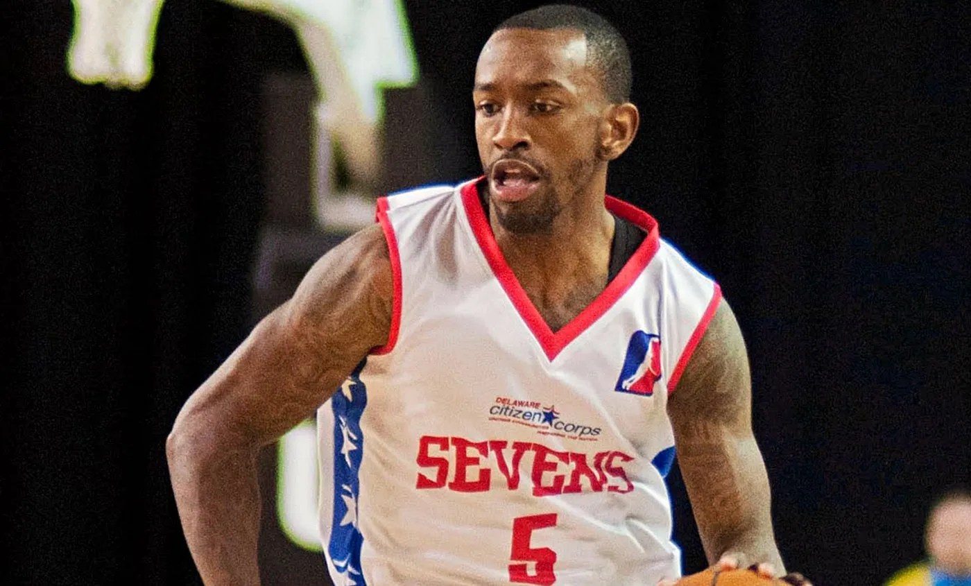Russ Smith monstrueux en DLeague (30 points,18 passes)