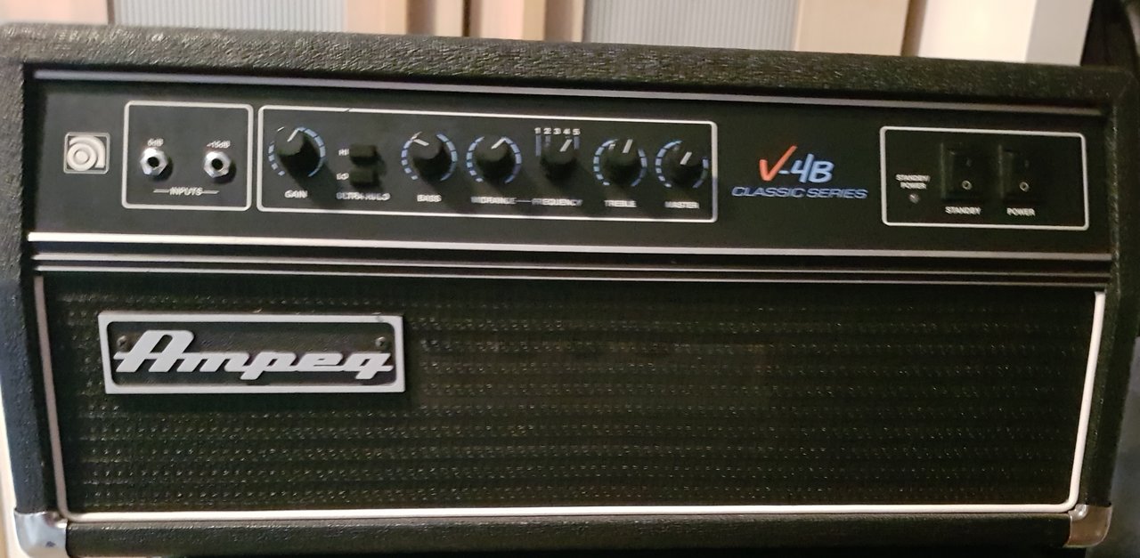 Ampeg V4B | Bassic.de