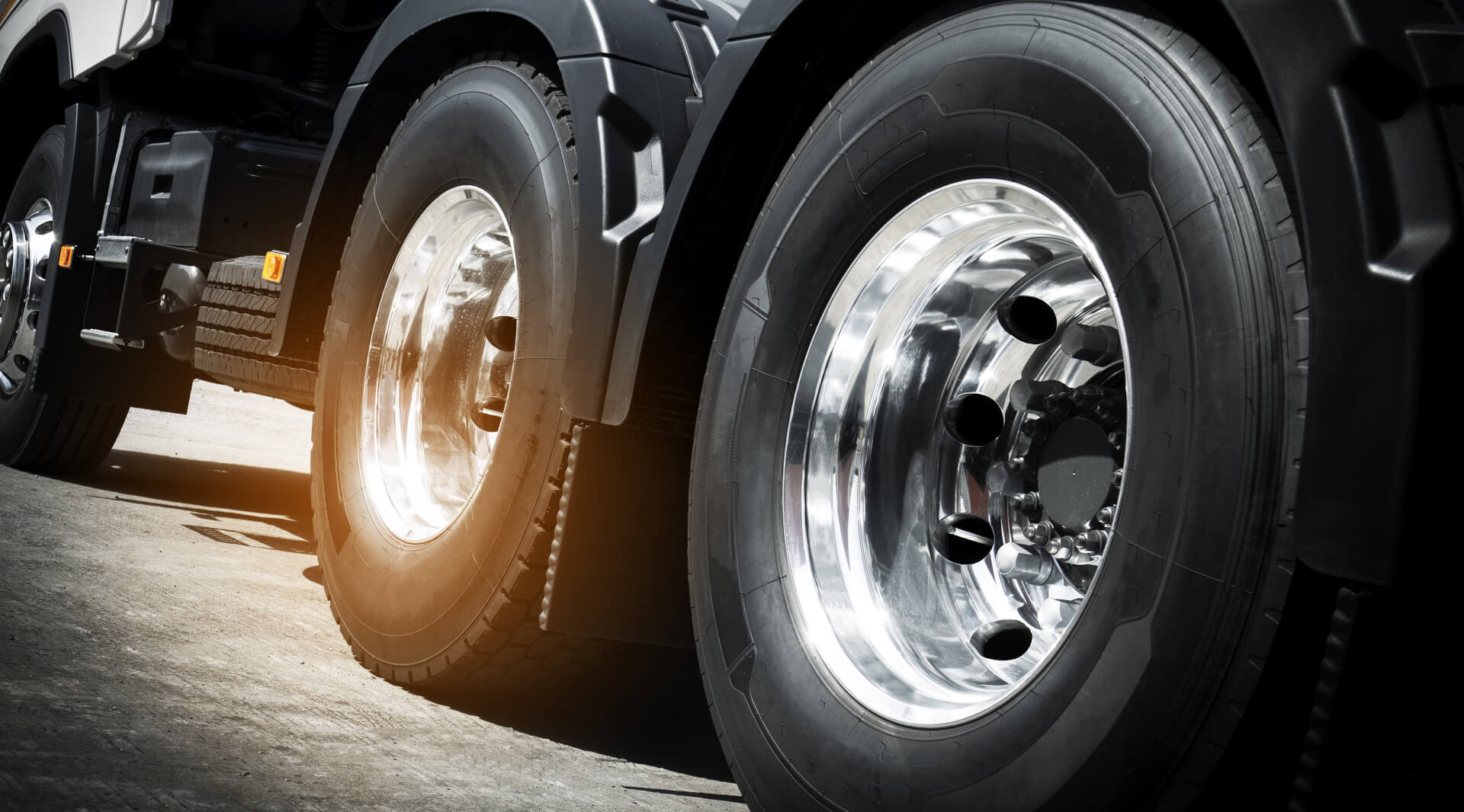 Best Commercial Tire Brands & Semi Truck Tires Bauer Built Tire