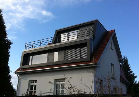 Gaube Über Gesamte Hausseite