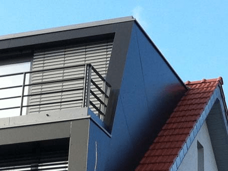 Gaube Über Gesamte Hausseite