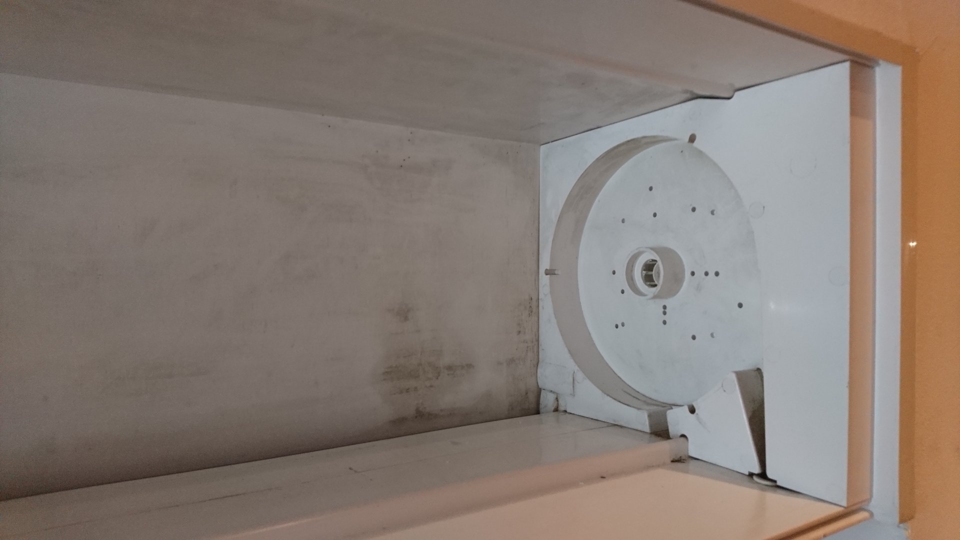 Einlauftrichter im Rolladenkasten identifizieren