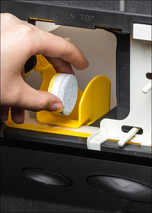 Viega Unterputz-Spülkästen mit Einwurfschacht für WC-Reinigungstabs