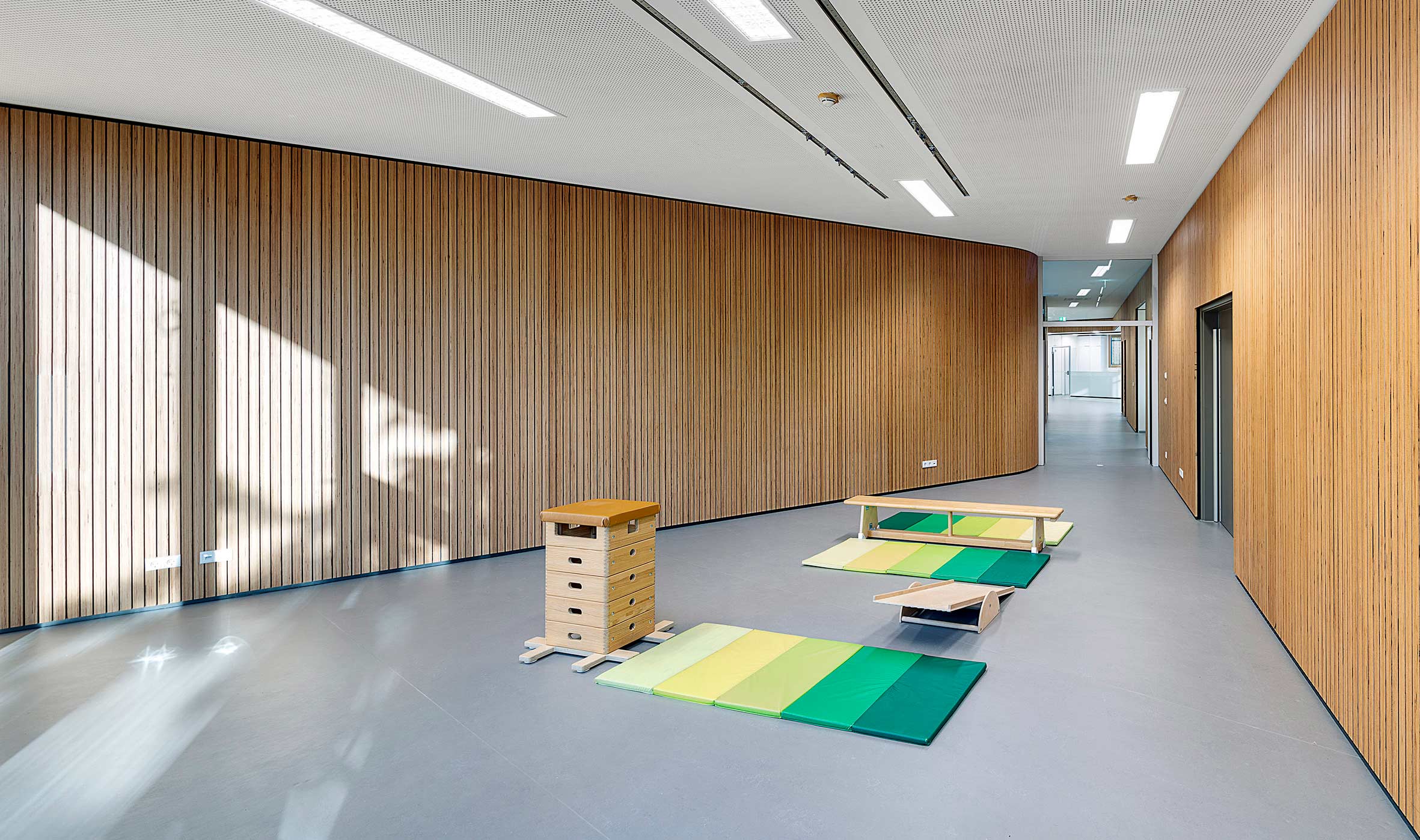 Holzbau trifft in der Troisdorfer Kita St. Hippolytus auf Trockenbau