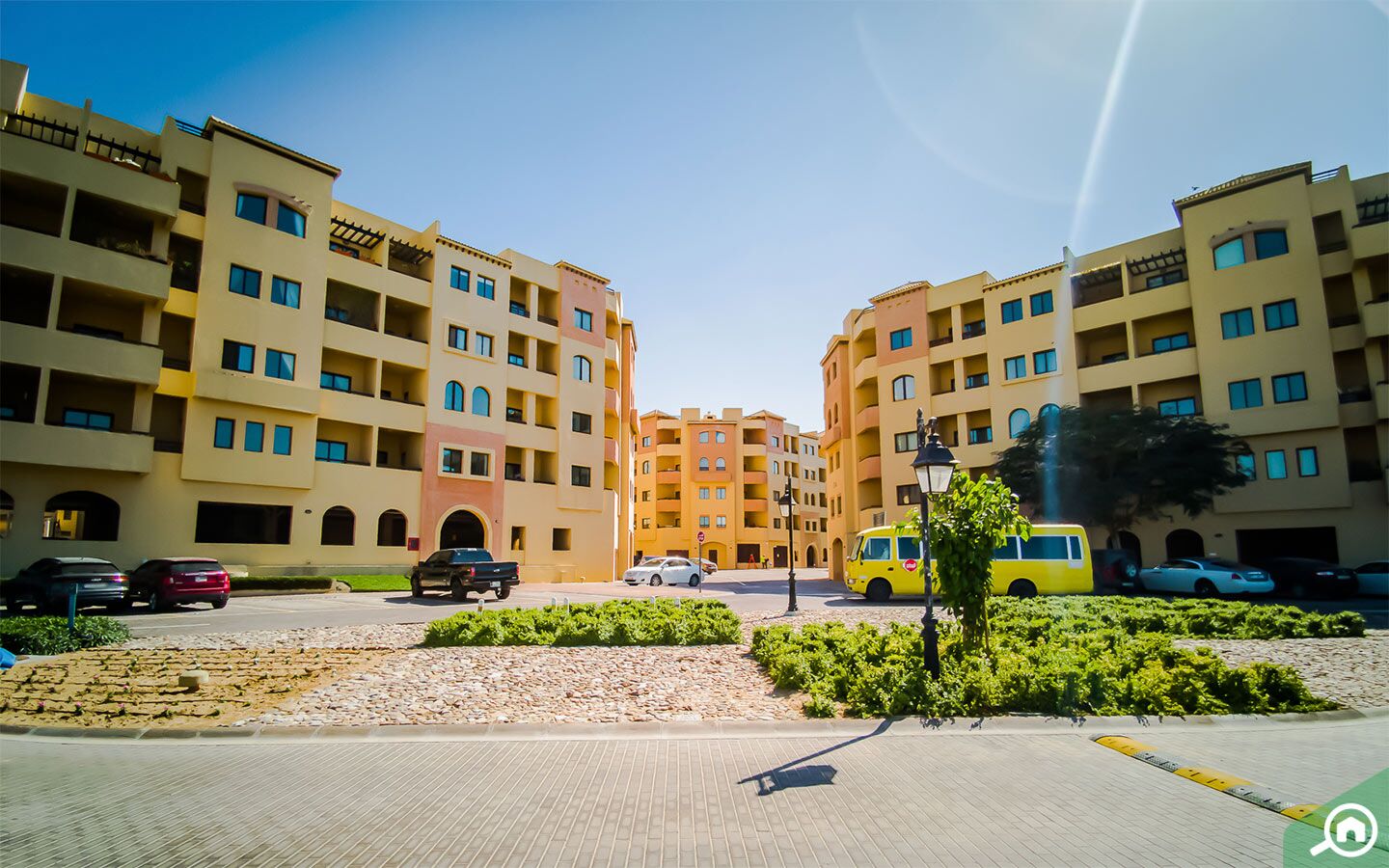 Pros & Cons of living in Mirdif Dubai�s best villa Pros & Cons of living in Mirdif Dubai�s best villa