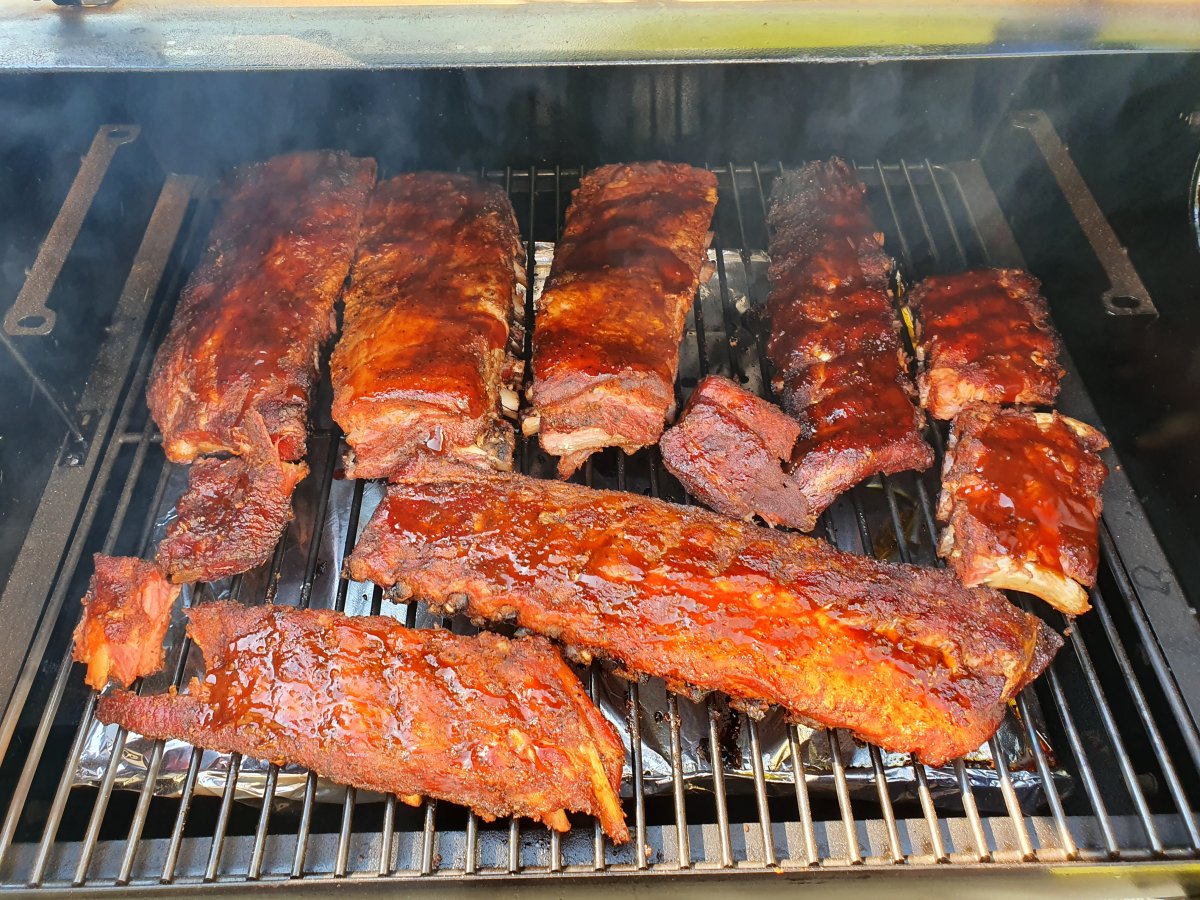 Spare Ribs im Pellet Smoker