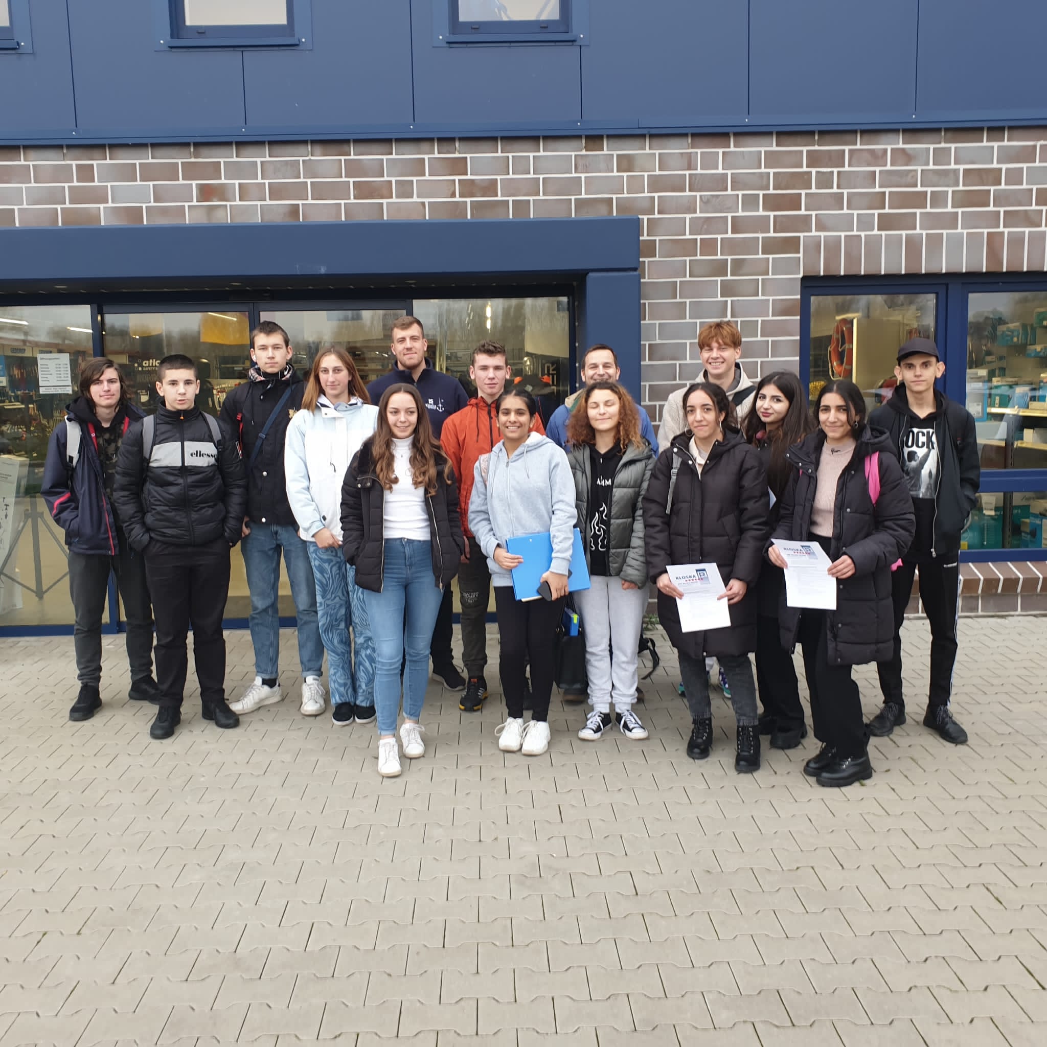 Integrationsschülerinnen und schüler lernen Emder Betriebe kennen