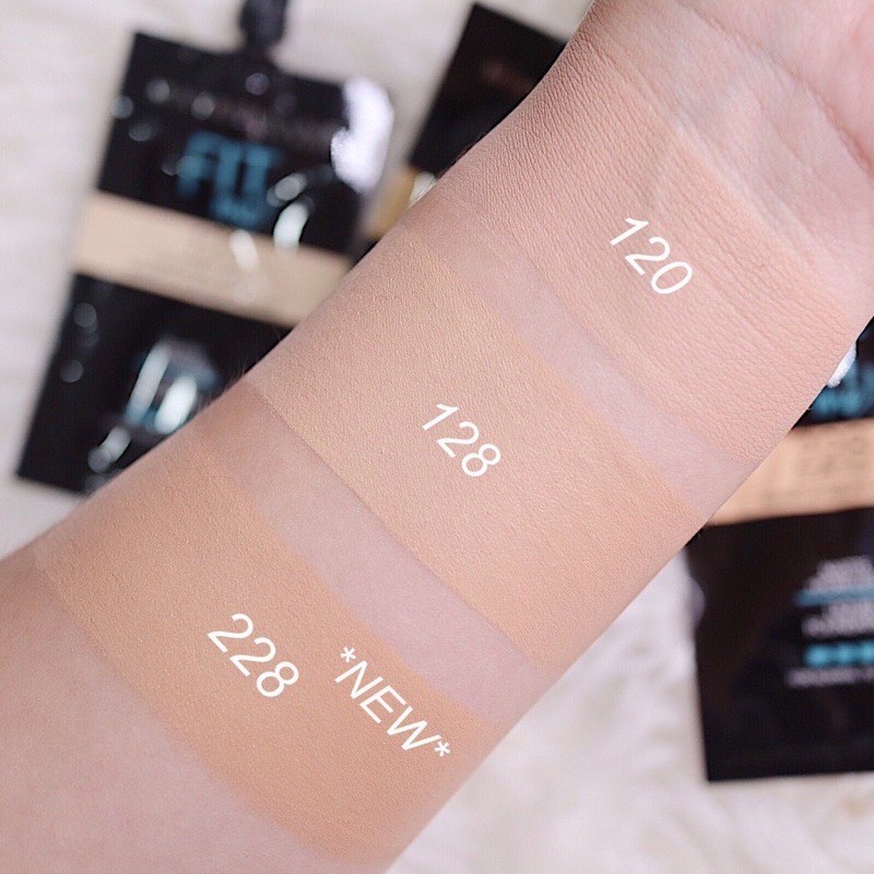 รองพื้น เมย์เบลลีน MAYBELLINE Fit me matte+poreless foundation 228