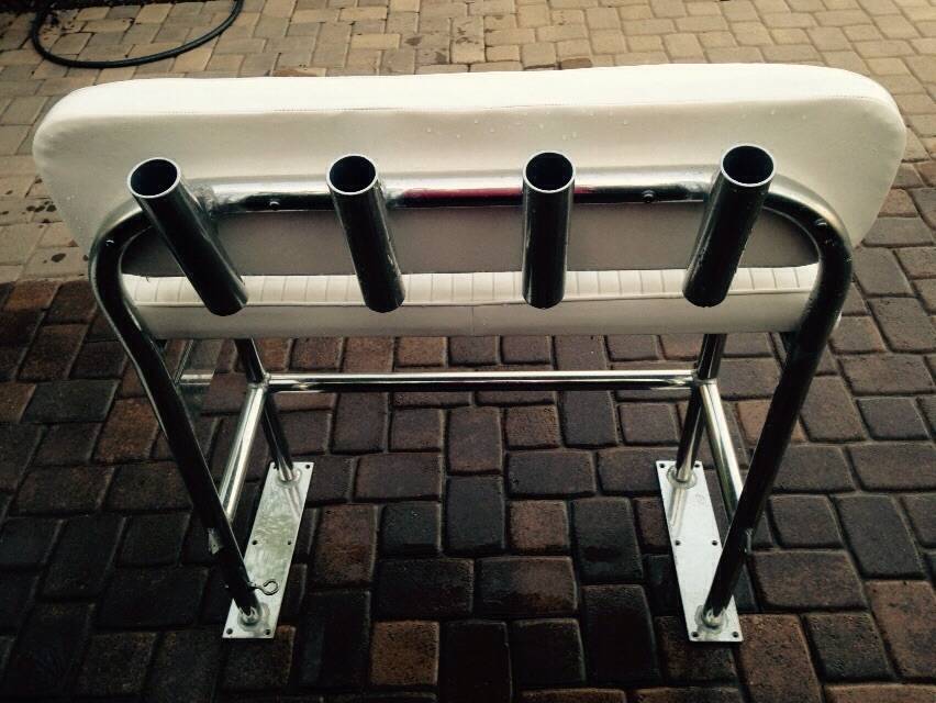 Leaning post/seat with rod holders Bloodydecks