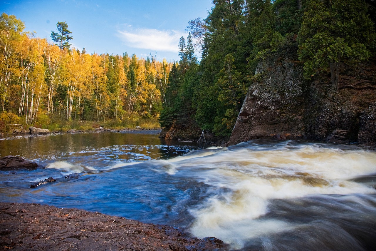 FallColorsStateParks Beacon Pointe Duluth Lakeview Hotel on Lake