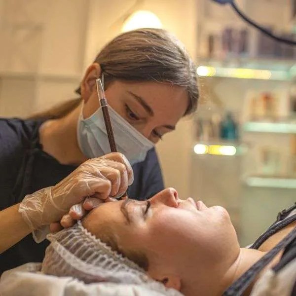 Ombre Eyebrows Everything You Need To Know About This Trendy Brow