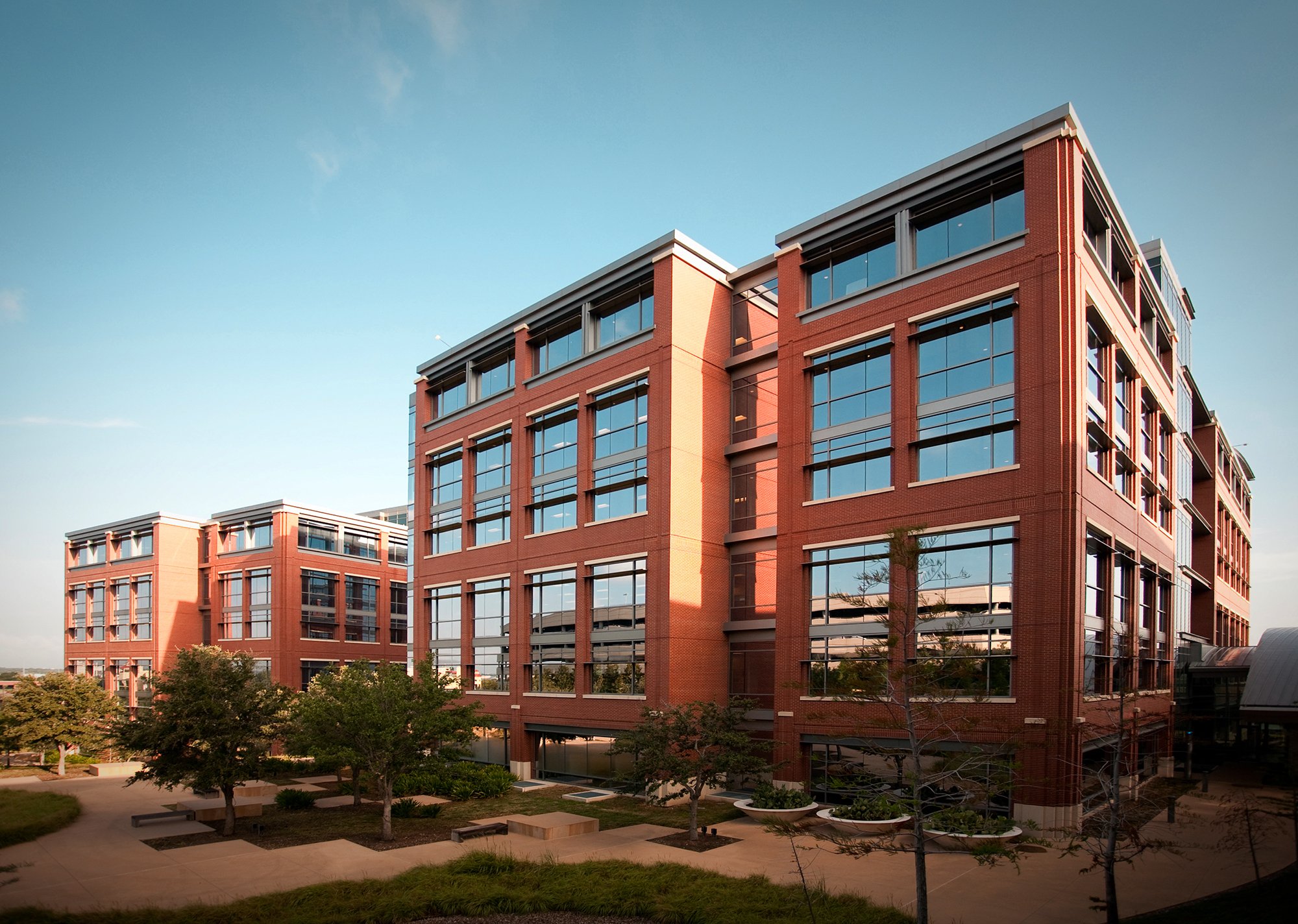 Radio Shack Corporate Headquarters - The Beck Group