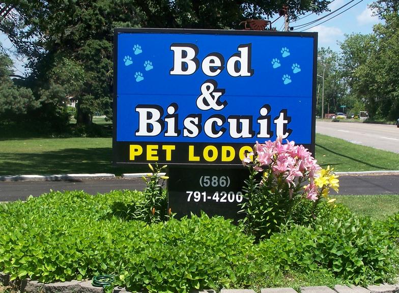 Bed & Biscuit Pet Lodging Clinton Township, MI 48035