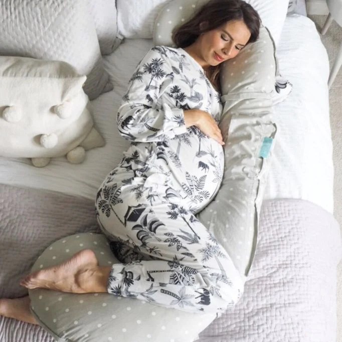 Pregnancy Pillow Care All You Should Know Bedsland Furniture