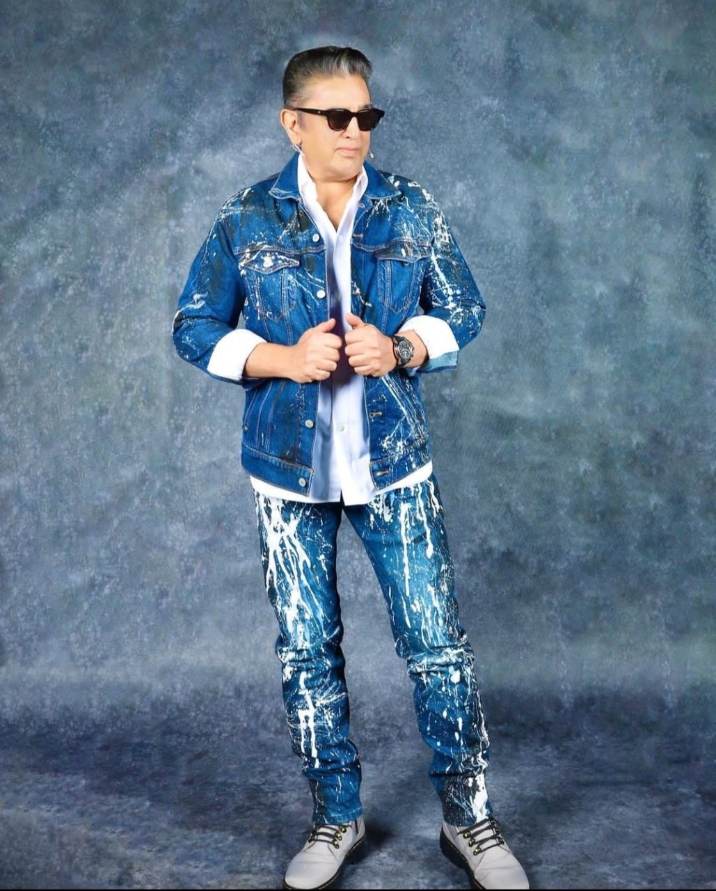 Kamal Haasan bigg boss grand finale stylish costume detail