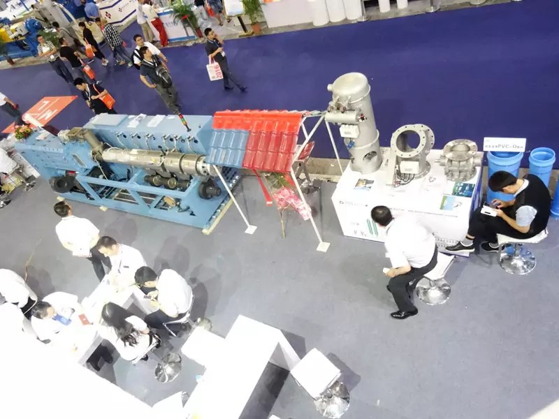 What are the precautions when using PET bottle recycling line?