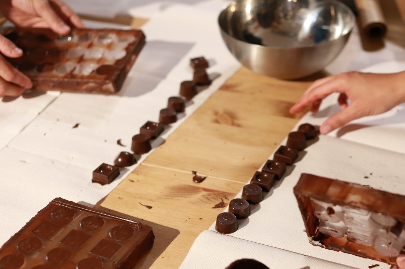 Belgian Chocolate Online & Brussels + Bruges Make your own