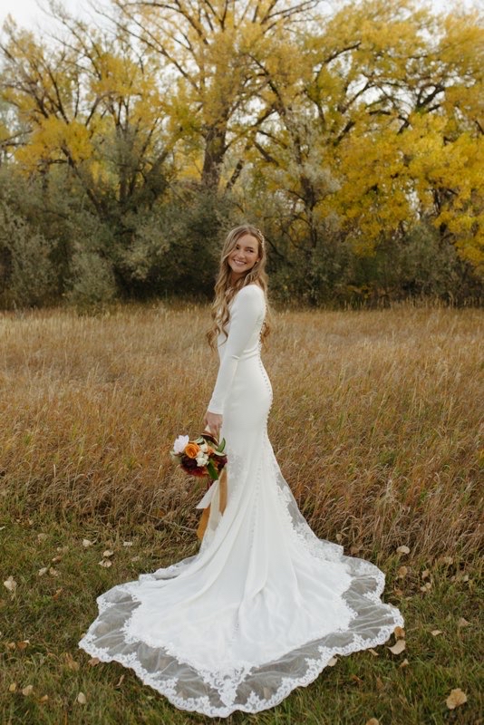 Designers Belle en Blanc Bridal Shop Wedding Boutique Gowns