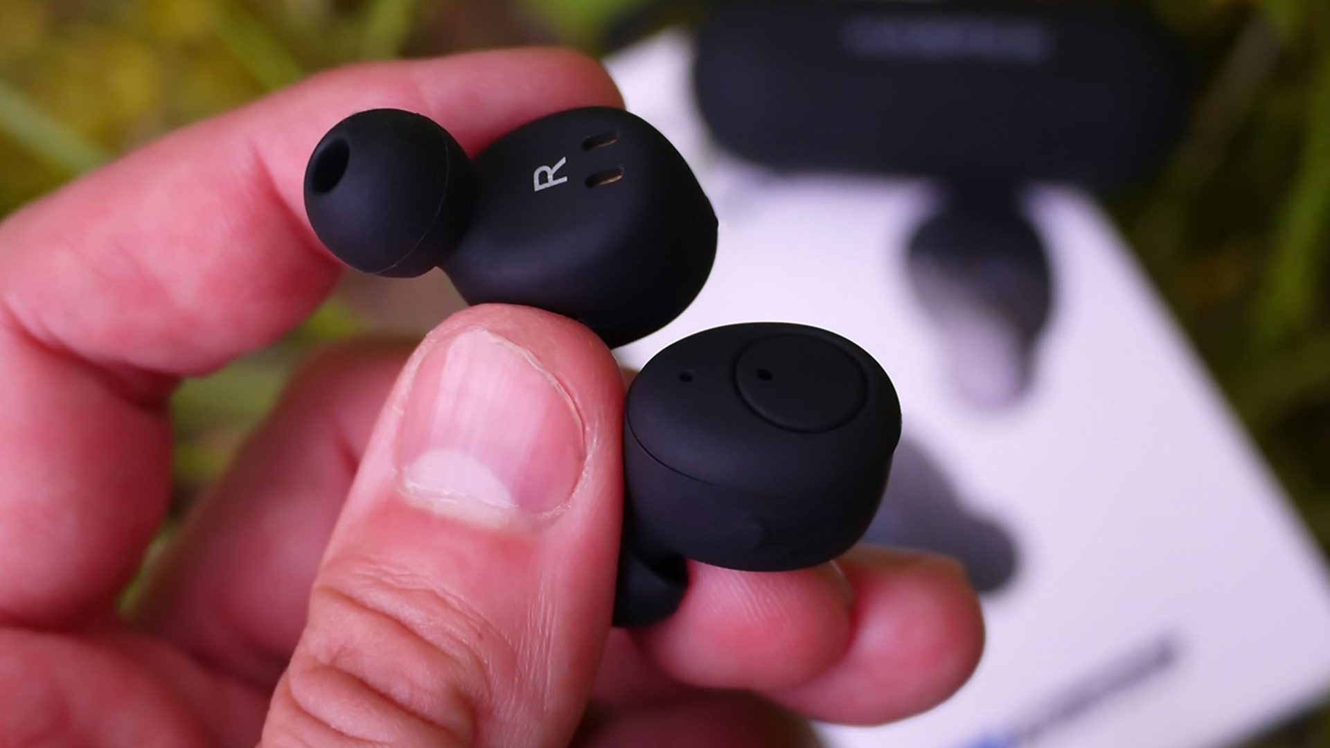 Best Wireless Earbuds for Small Ears 2020 Reviews