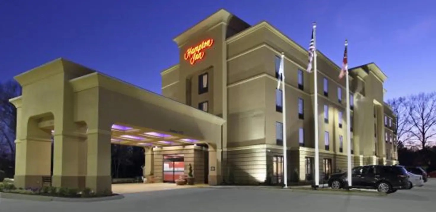 Hampton Inn Richland, MS Benchmark Engineering & Surveying, LLC