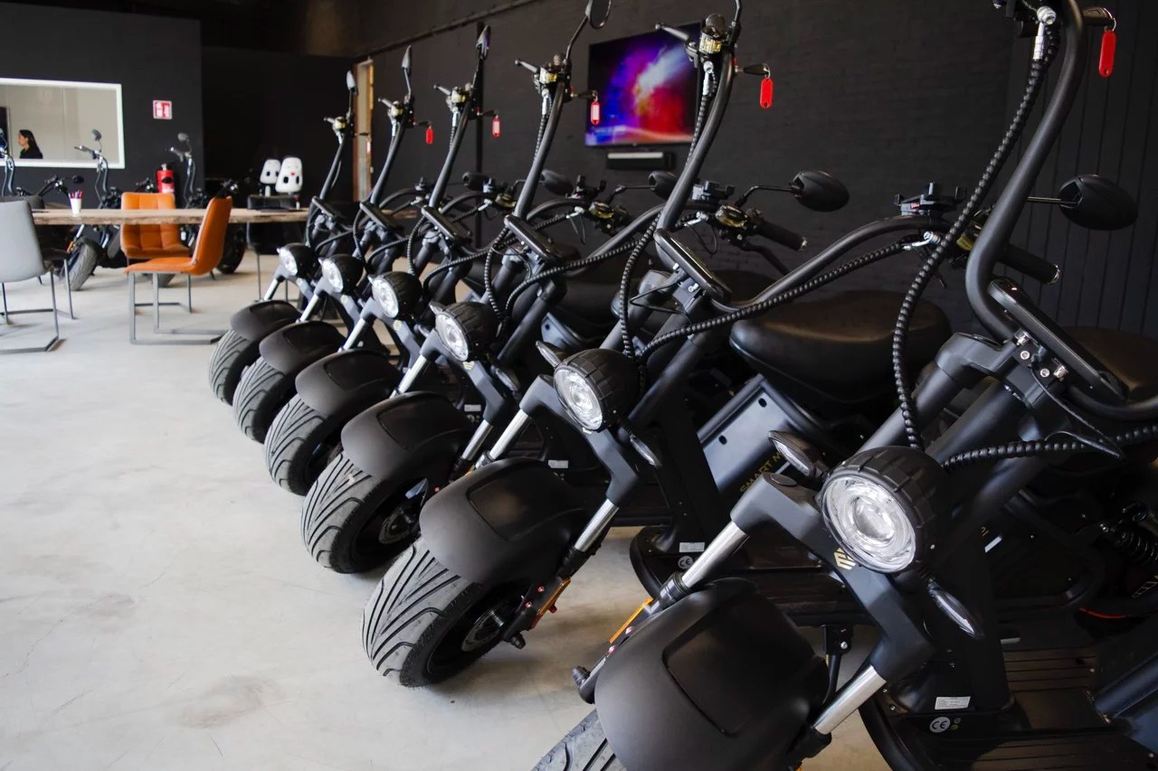 Scooter en motor reclame Zichtbaar