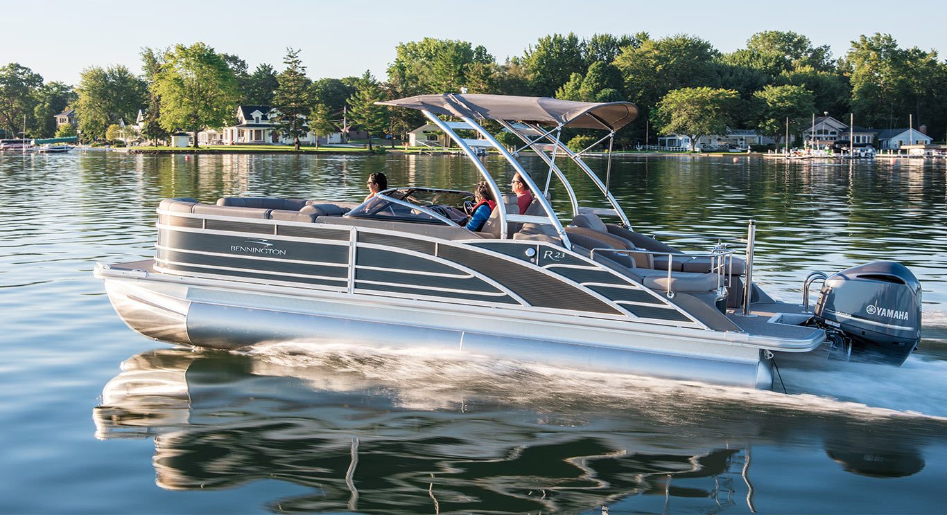 R Series Performance Pontoon Boats by Bennington