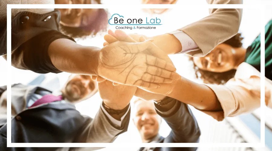 La Grande Guida Al Team Building In Azienda (+ Esercizi E Esempi Pratici) 500_x_900_png