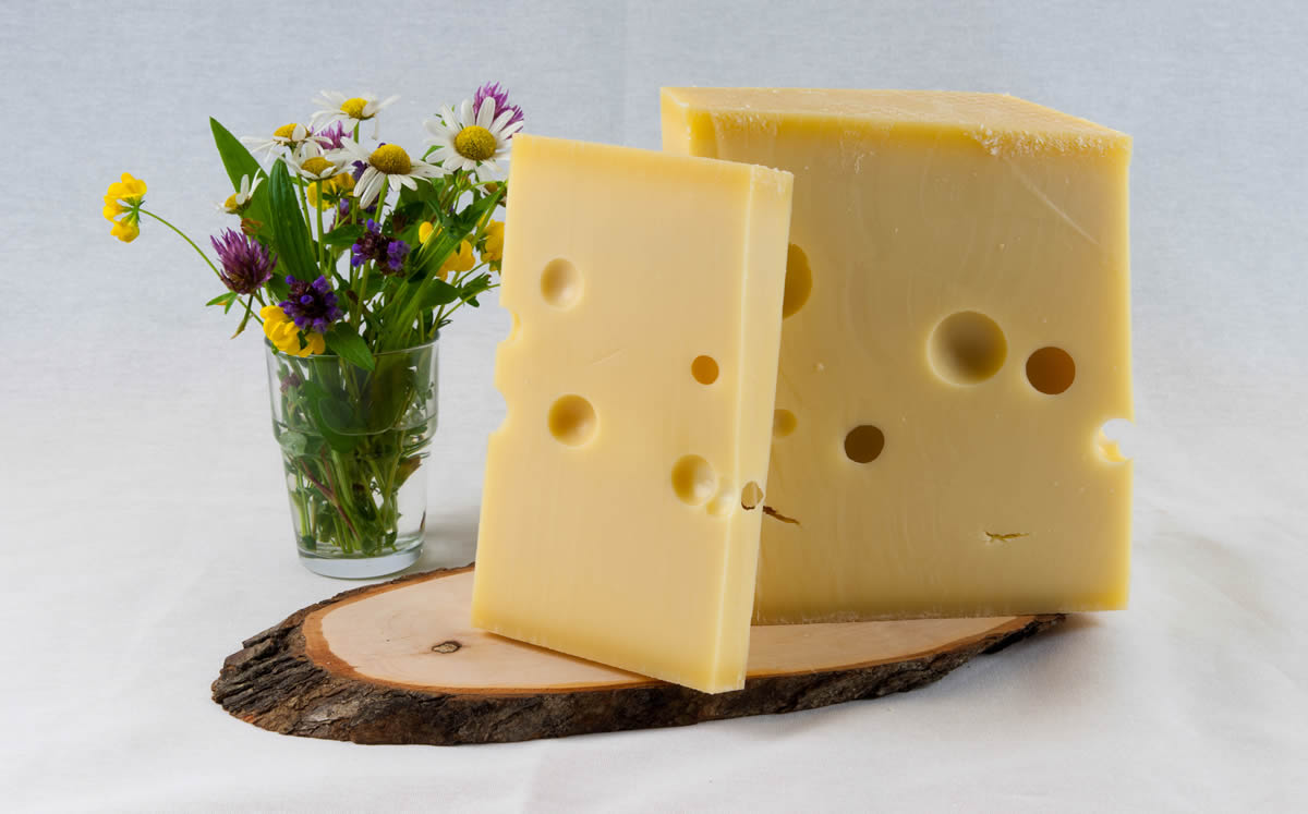 Emmentaler, mildnussig Bergkäse Sennerei Steibis bei