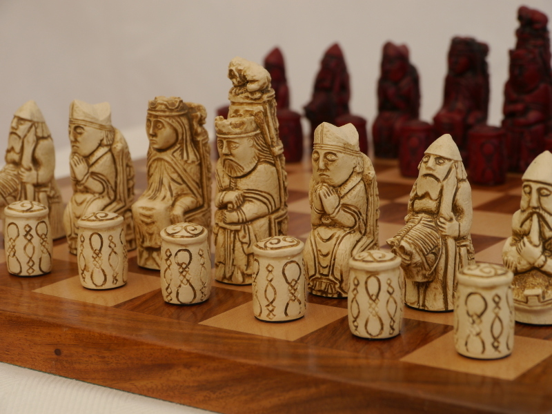 BC3002 Medieval Red Berkeley Chess Theme, Decorative, Heritage Chess