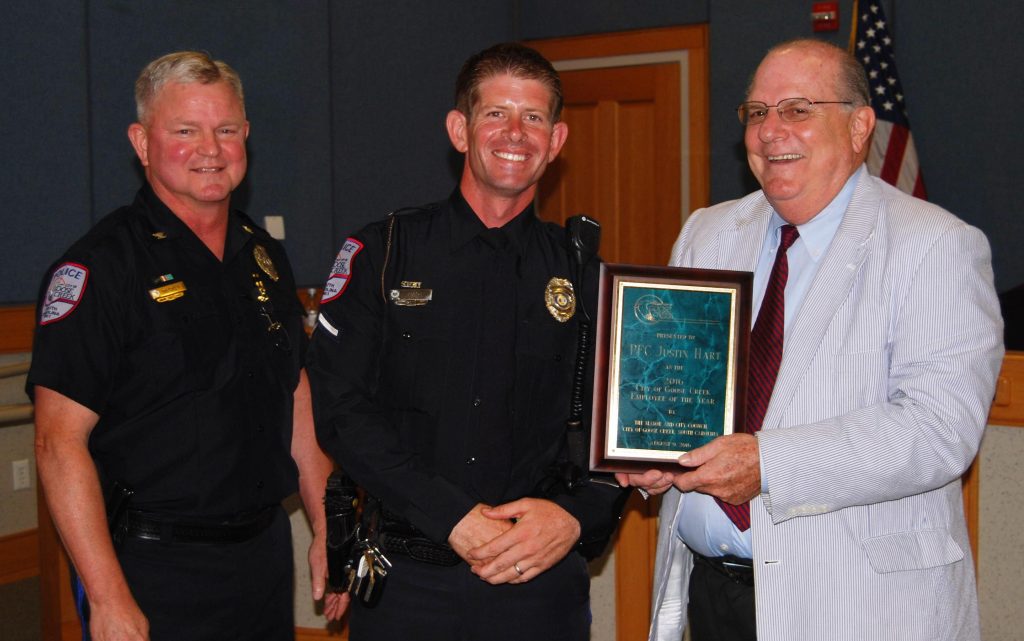 Goose Creek Police Officer Justin Hart Named ‘2016 Employee Of The Year
