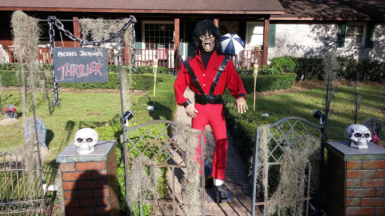 Michael Jackson ThrillerInspired Halloween House Attracts Moncks