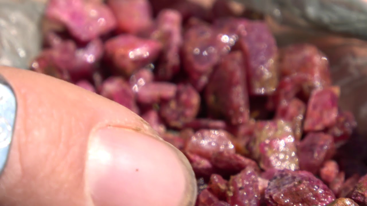 Gemfields Halts Ruby Mining Amid Mozambique Insurgency