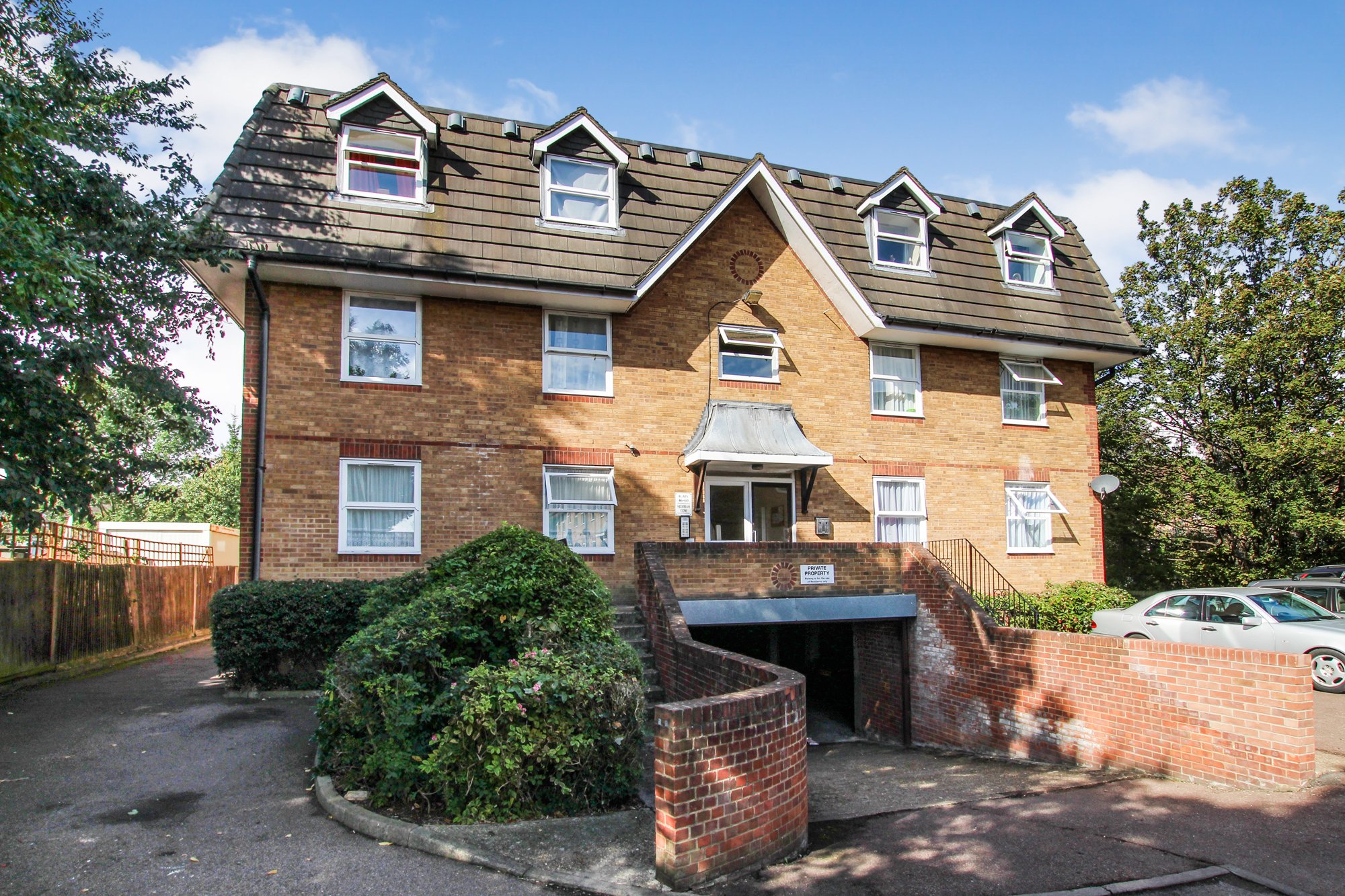 Brand Newly Renovated One Bed Flat Bespoke Real estate agency