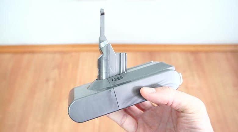 How to replace Dyson V8 battery? [4 Easy Steps]