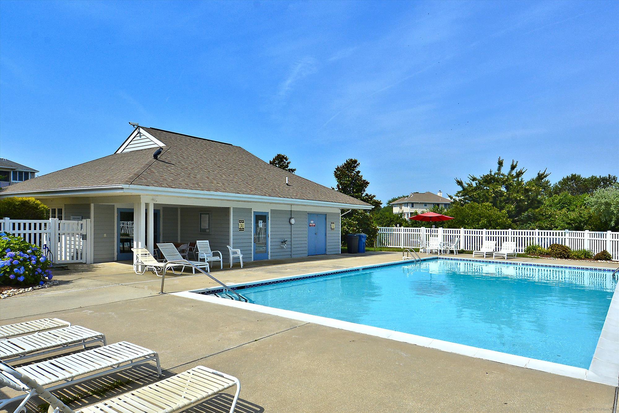 339 Le Pointe Drive, North Bethany Property Listing