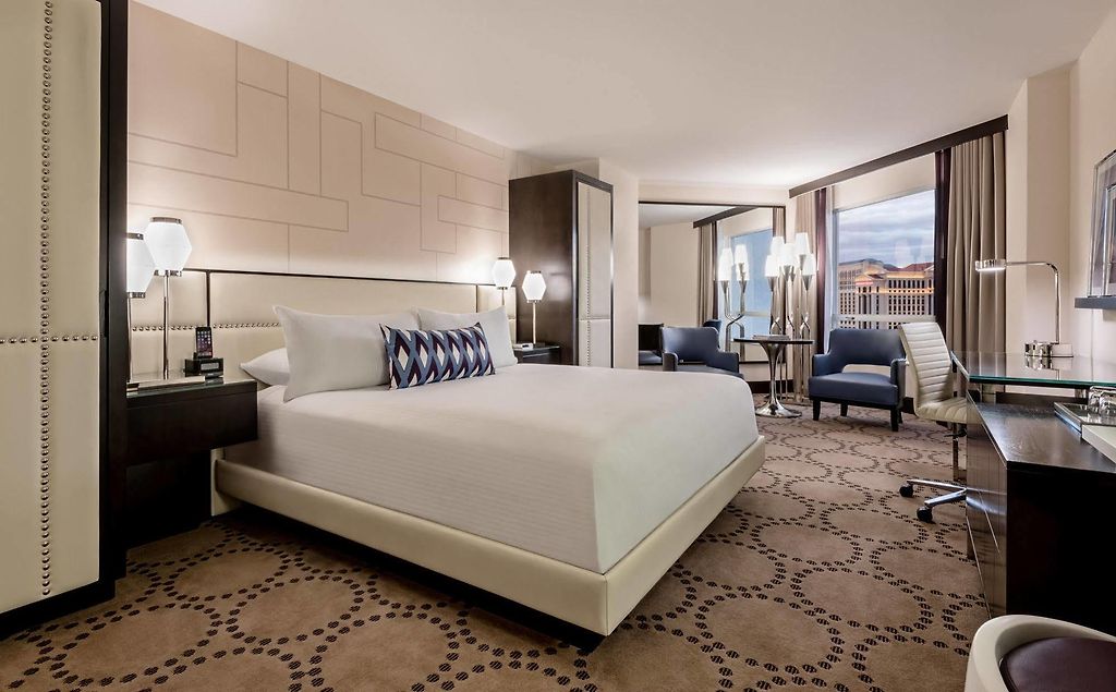 25 Romantic Las Vegas Hotels With Jacuzzi In Room and Hot Tub Suites