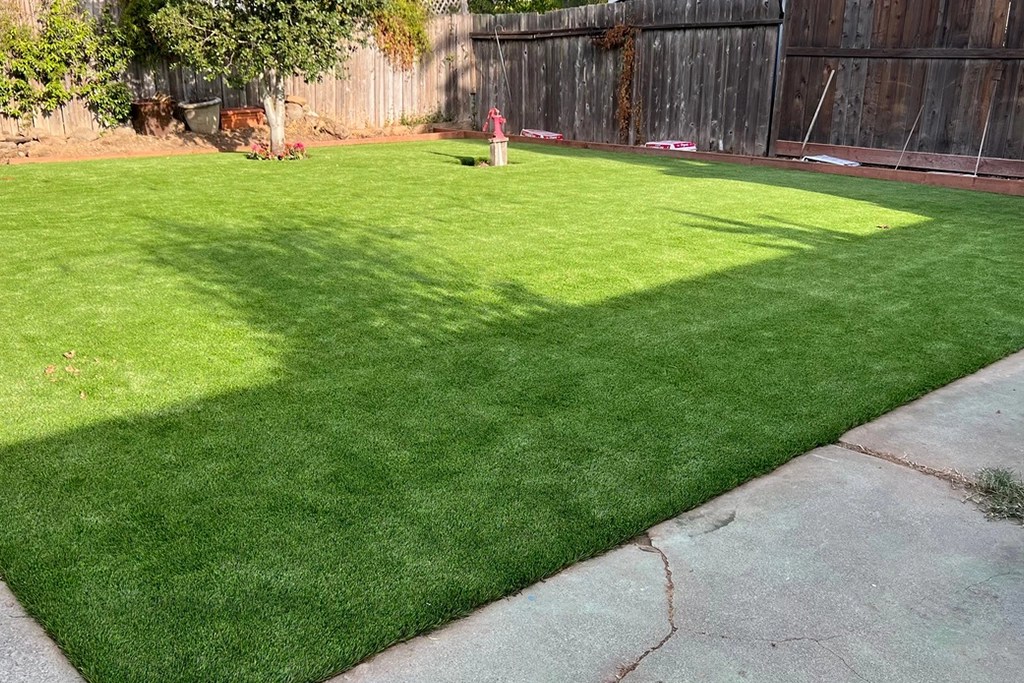 Exploring the Benefits of Artificial Turf in California