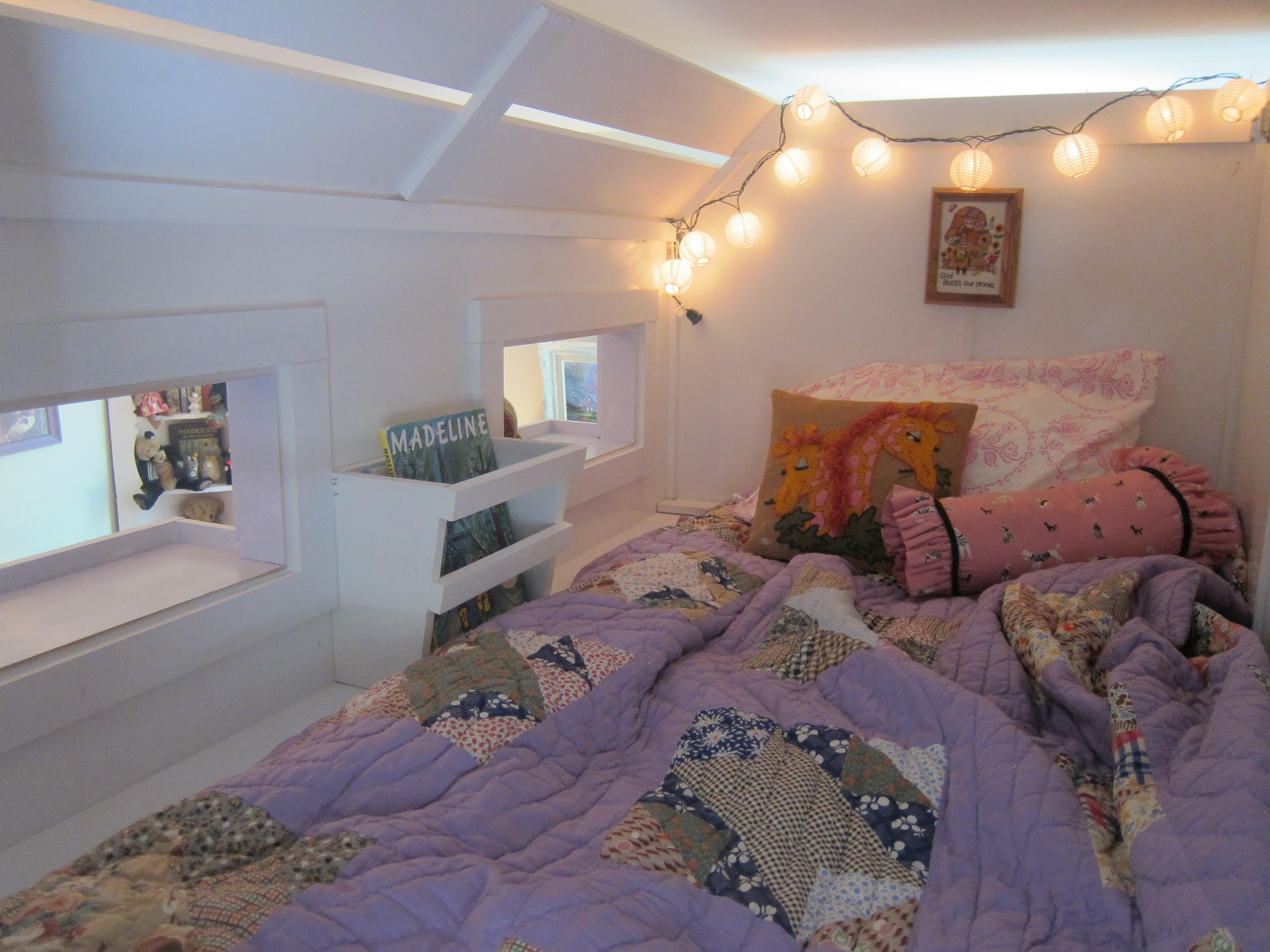 Quite possibly the coolest kid bed ever. Also Little Betty is