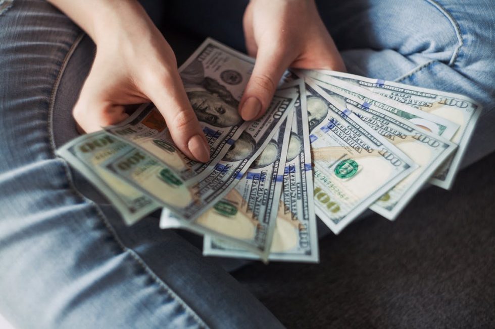5 Tips kirim uang ke luar negeri yang bikin kamu anti worry