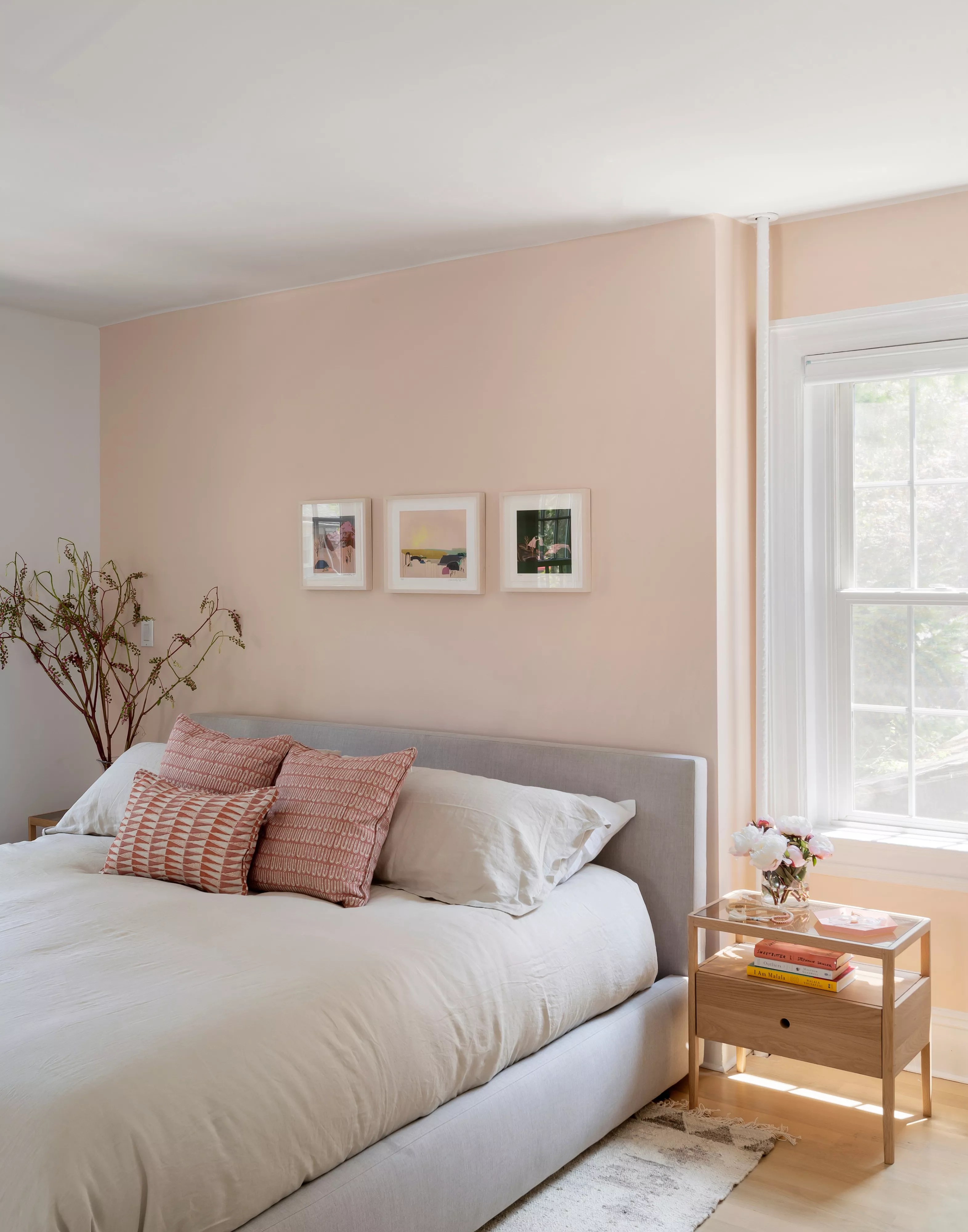 Japandi inspired bedroom by designer Jaqueline Schmidt