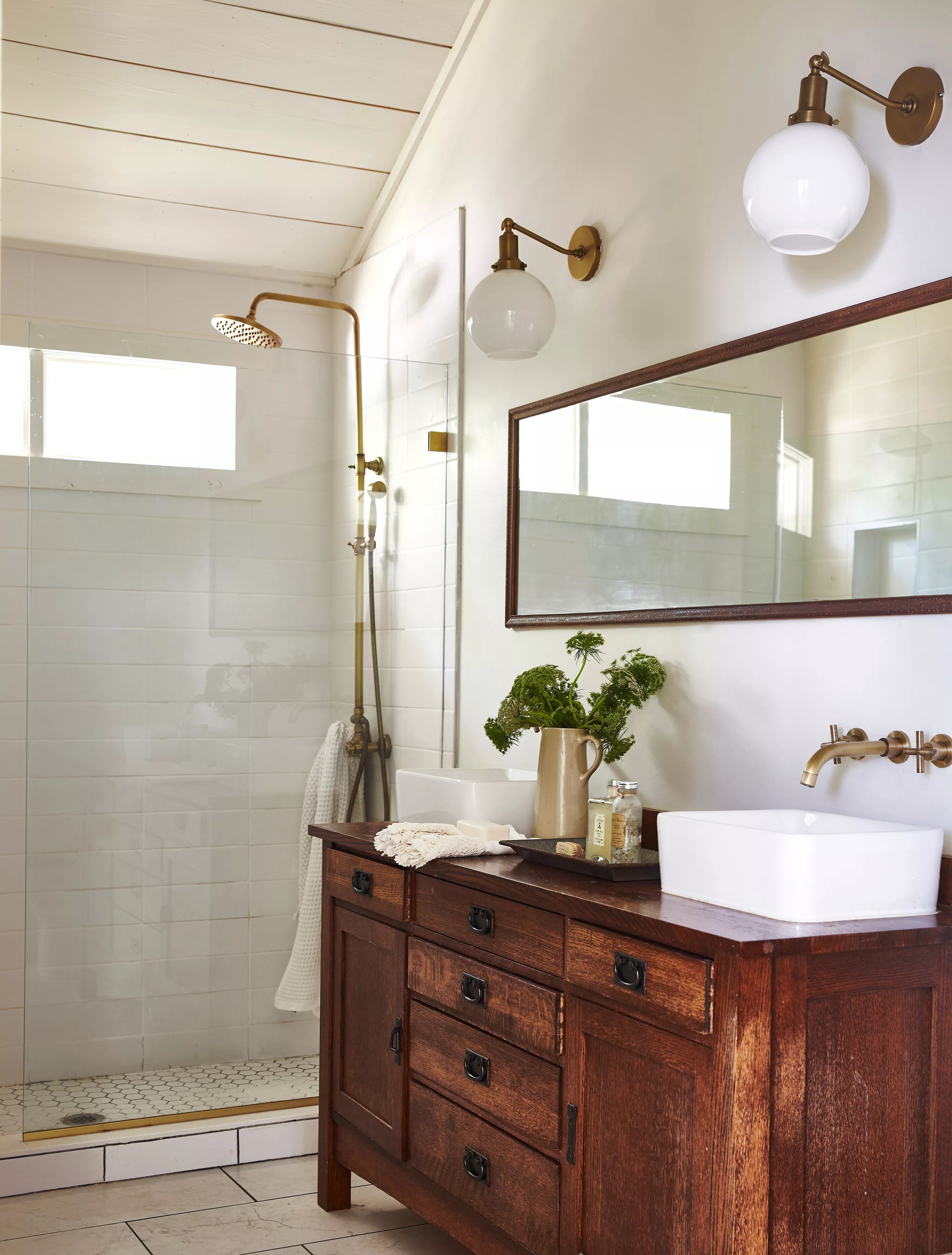 rustic modern bathroom