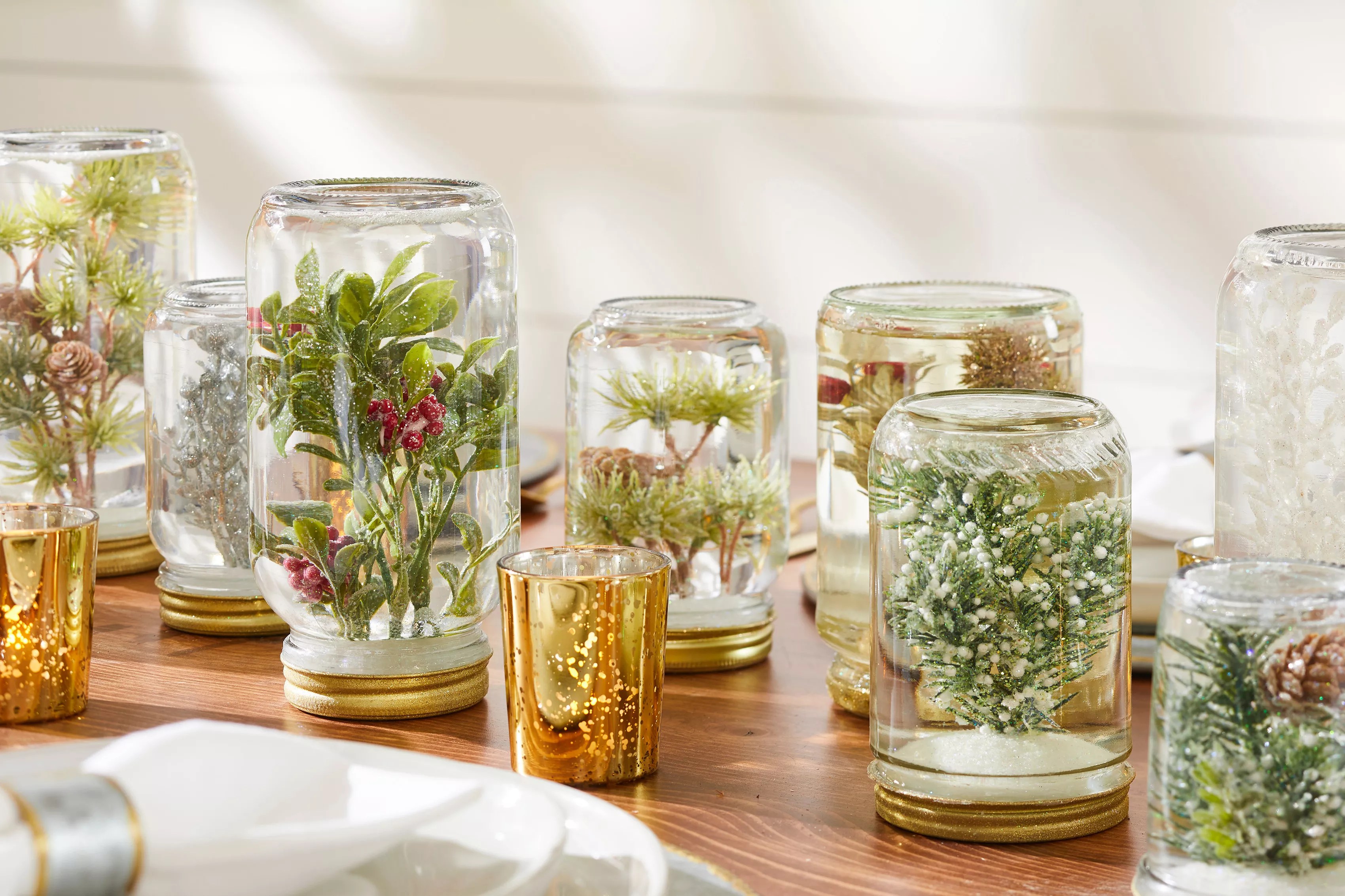 how to make a snowglobe in mason jars on holiday table