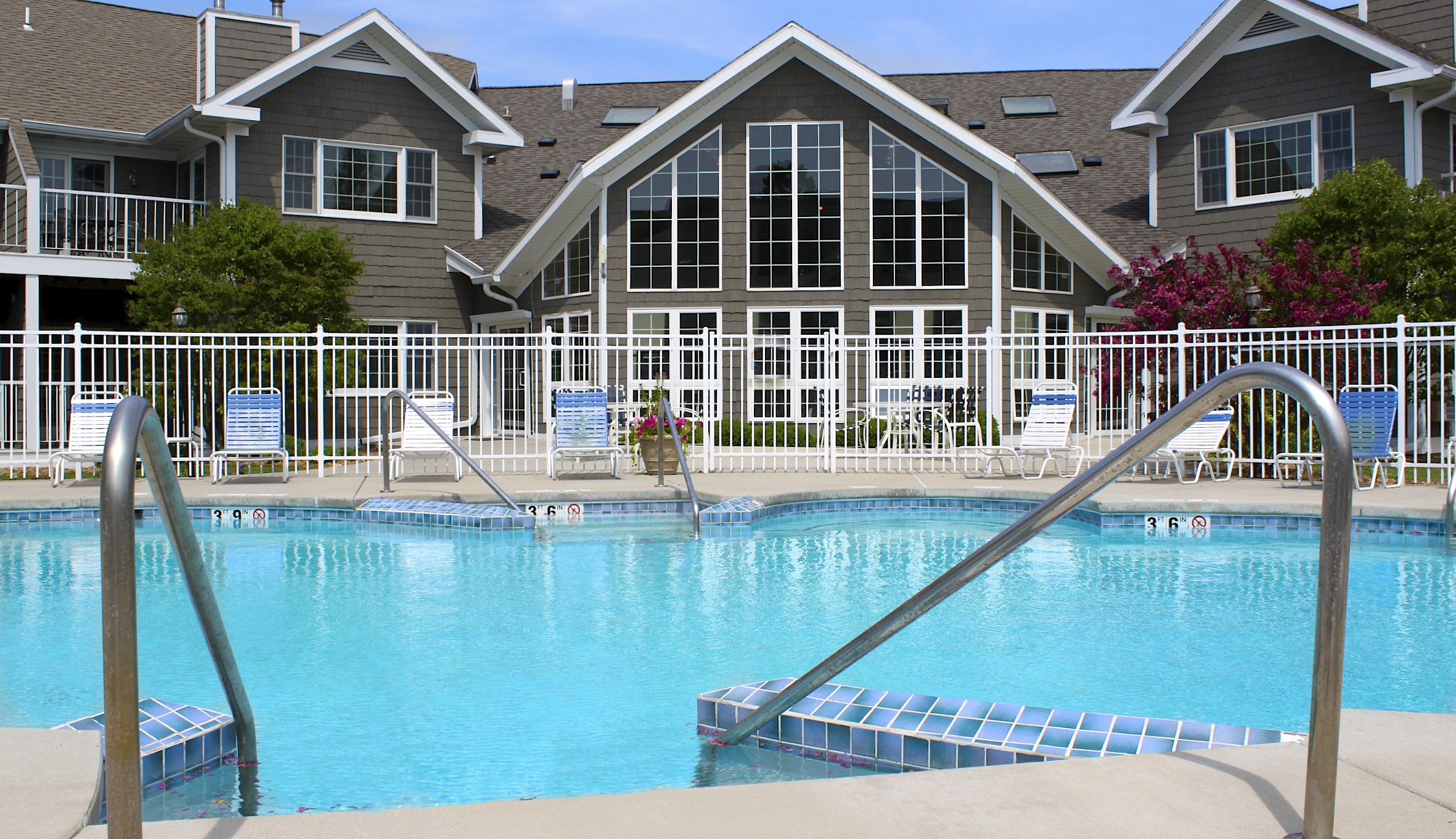 Outdoor Pool Baileys Harbor Yacht Club Resort