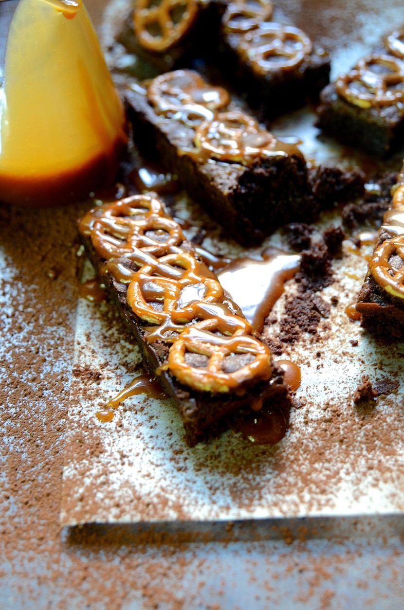 Salted pretzel brownies with caramel sauce Bibbyskitchen baking recipes