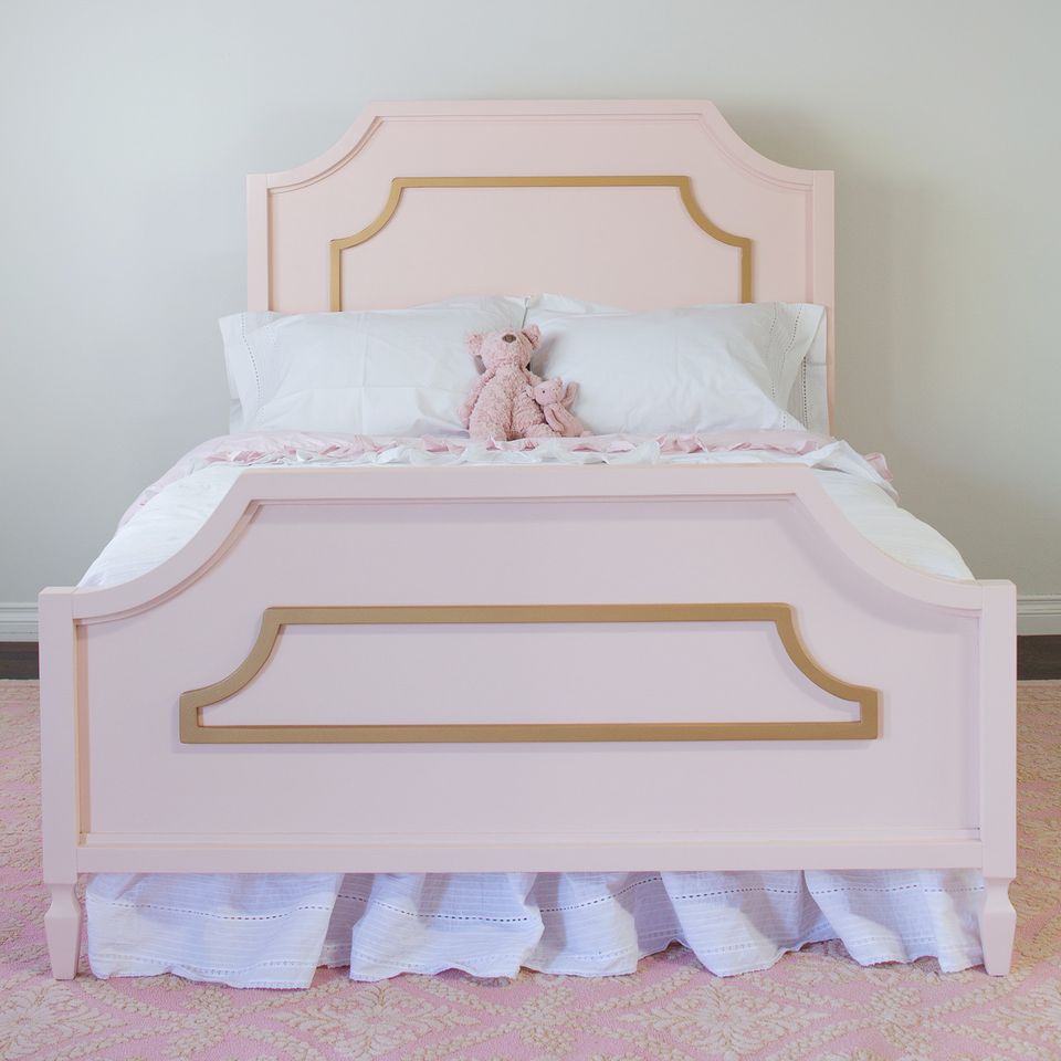 Beverly Bed with Molding by Newport Cottages