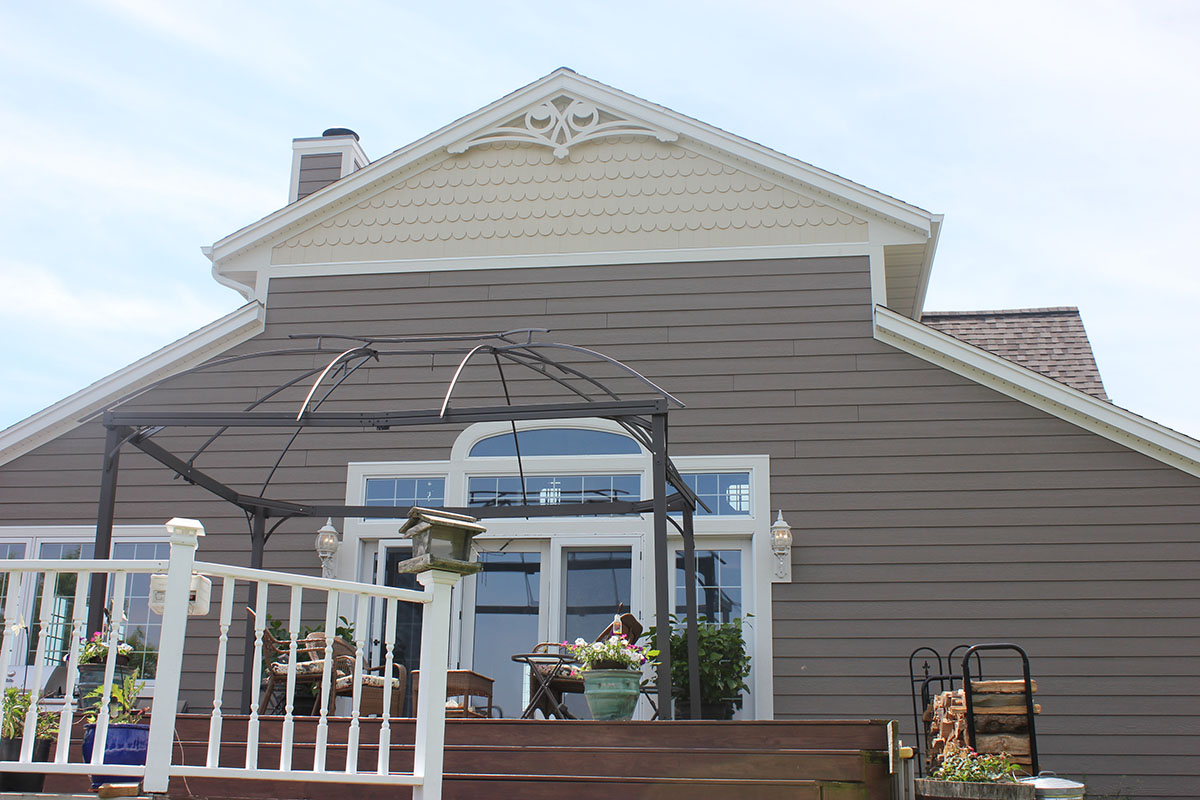 LP Smartside Montana Suede Siding White Trim Almond Scallop North