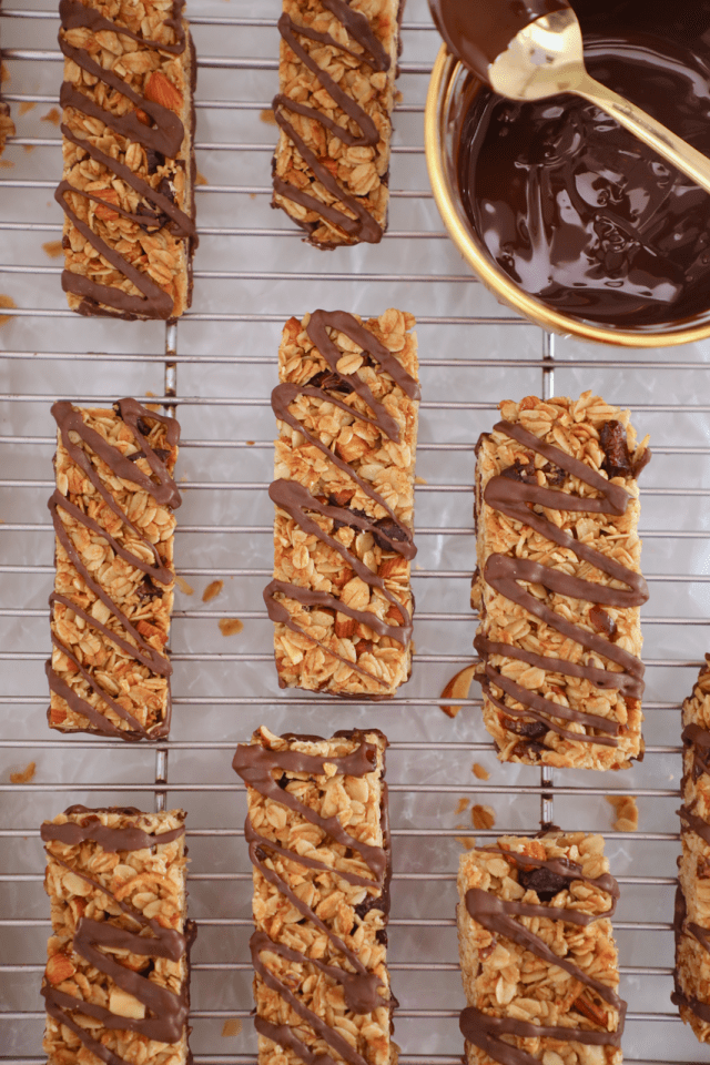 Homemade Granola Bars with Chocolate granola bars, granola bars recipe, homemade granola bars, how to make granola bars, best granola bars, best ever granola bars, making granola bars, make granola bars at home, granola bars from scratch, granola bars help, perfect granola bars, bigger bolder baking