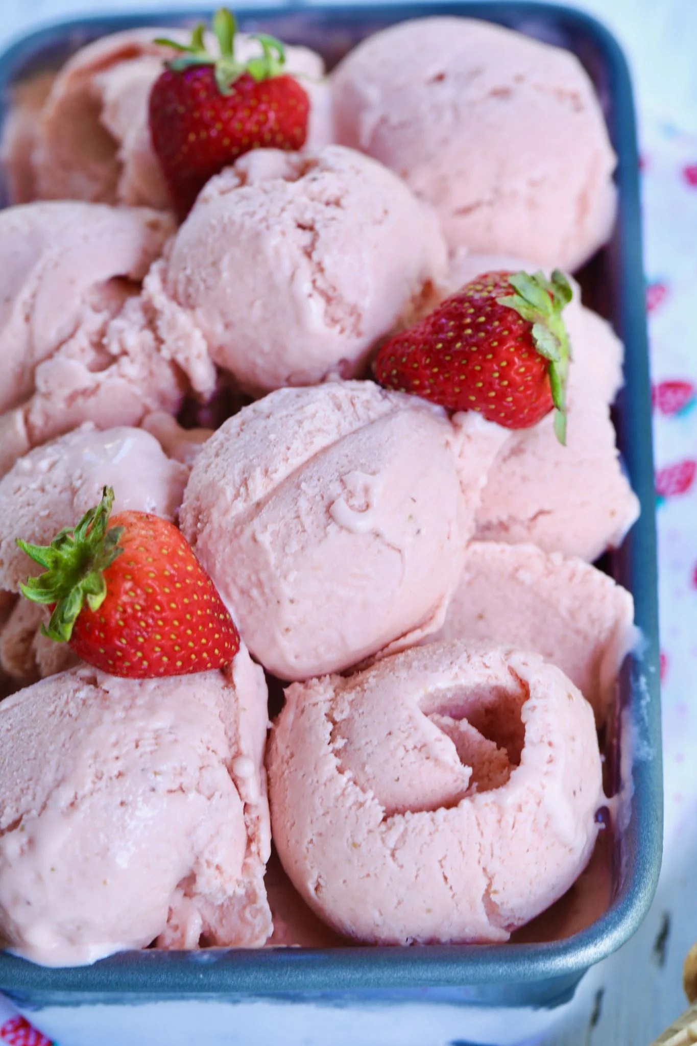 The Creamiest, Easiest, Homemade Strawberry Gelato (No Machine)